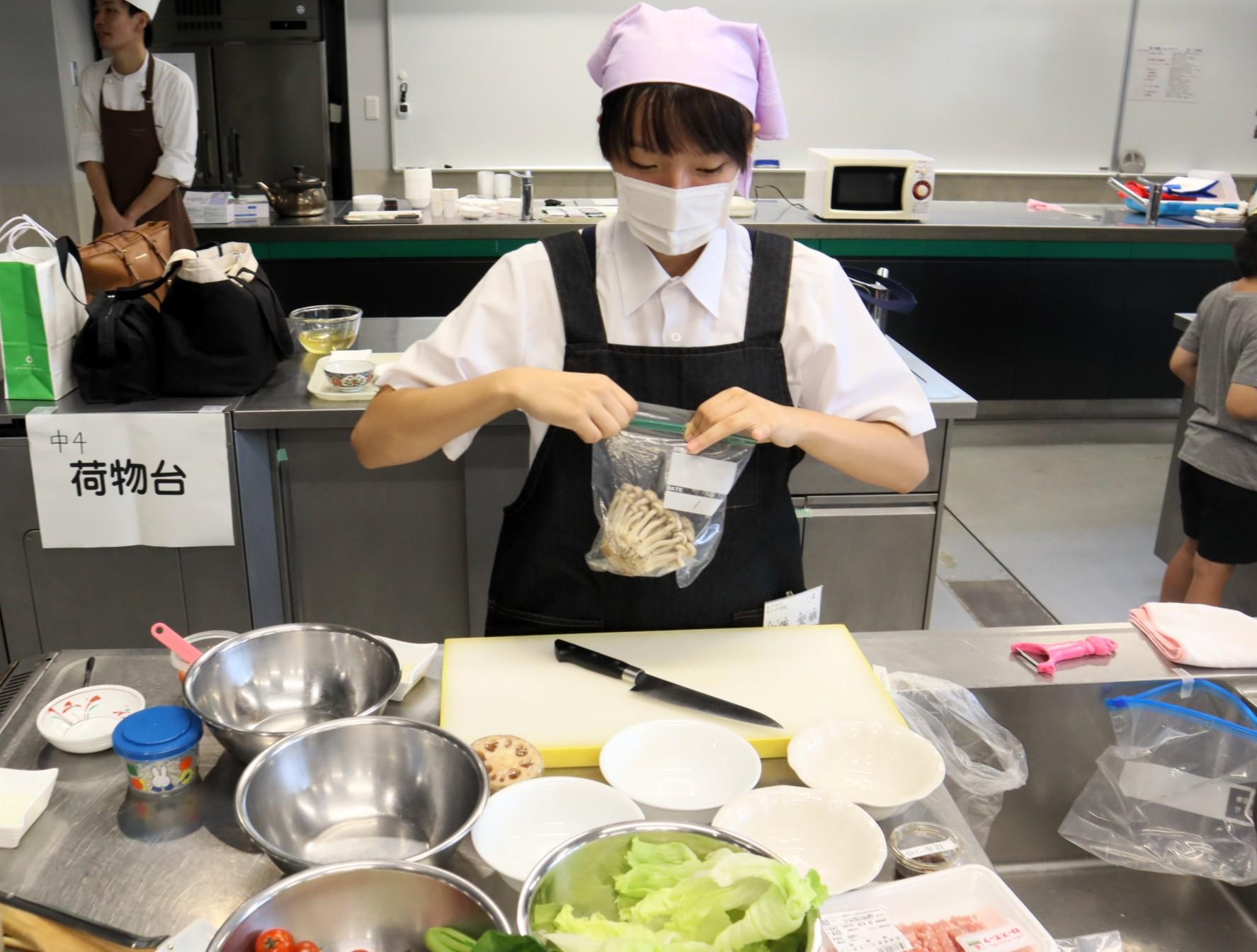 01 調理中の様子