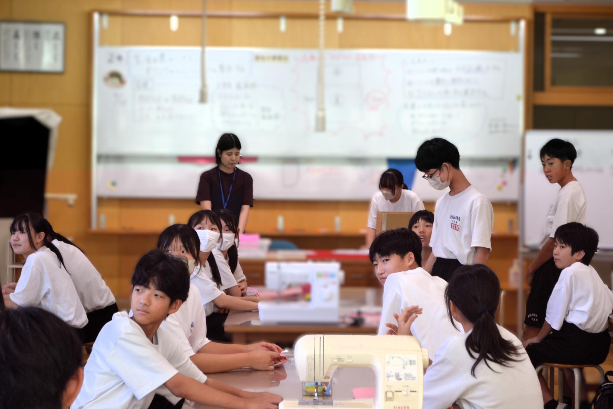 01 給食委員会では組織づくりをしていました