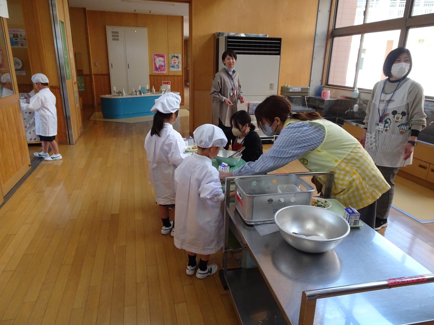 給食準備 給食準備