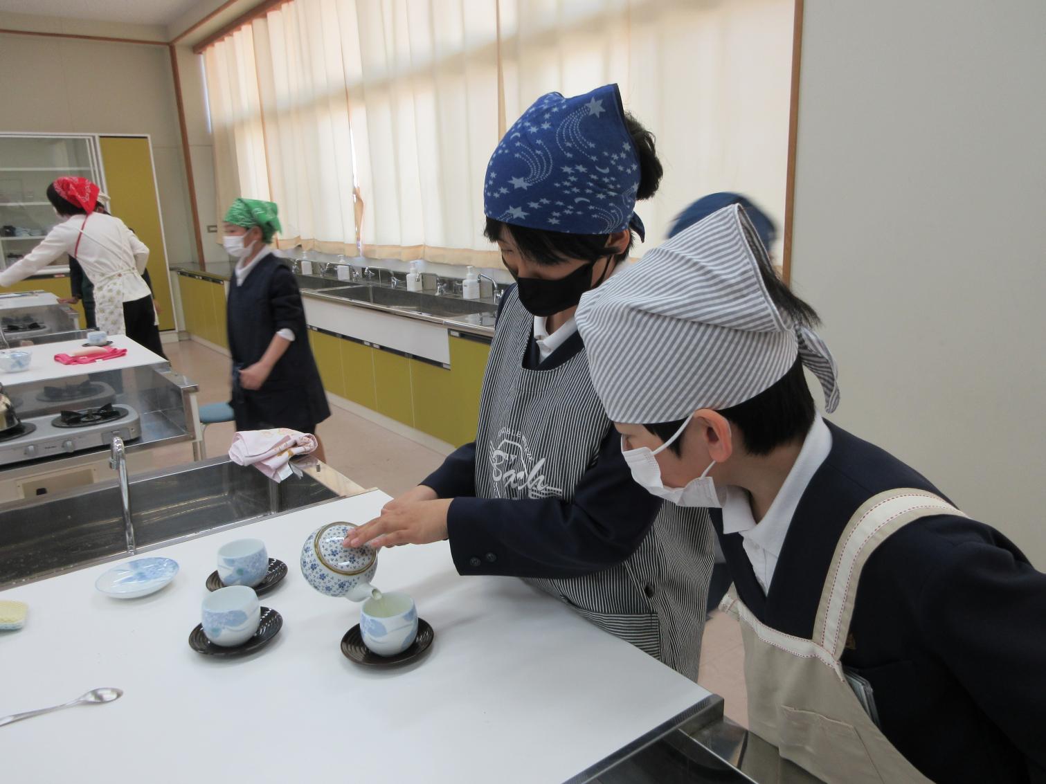 お茶入れ1 お茶入れ1