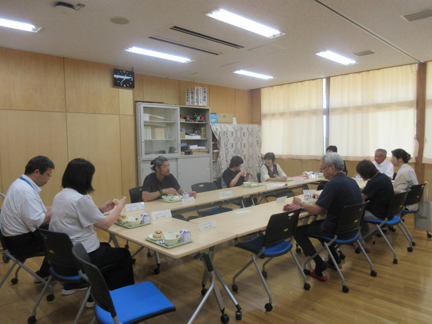 給食の試食 給食の試食