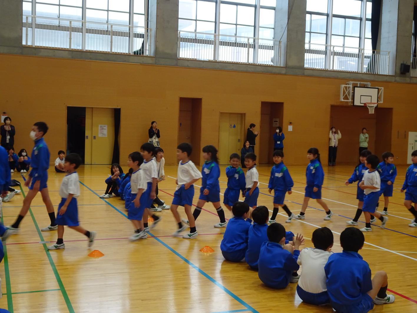 一年生を迎える会、入場 一年生を迎える会、入場