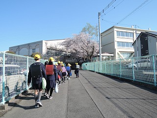 01登校