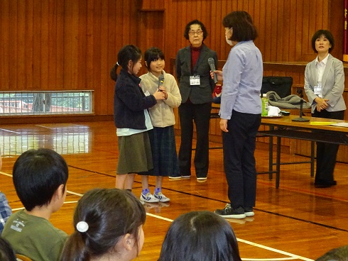 担任の先生にお話し