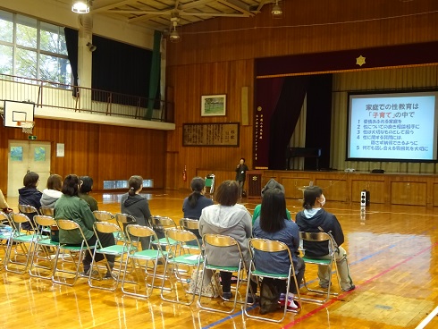 後半は,保護者向けの講演会