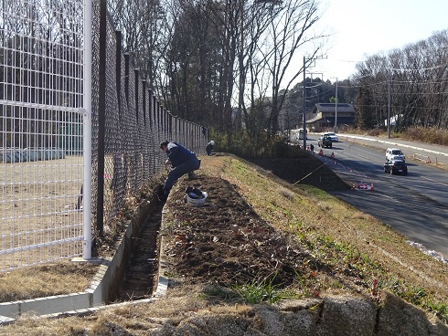 側溝土砂除去作業 側溝土砂除去作業