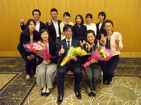 PTA新旧役員の皆さん PTA新旧役員の皆さん
