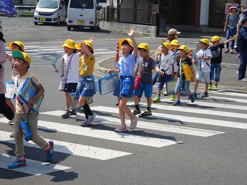 春の町探検 春の町探検
