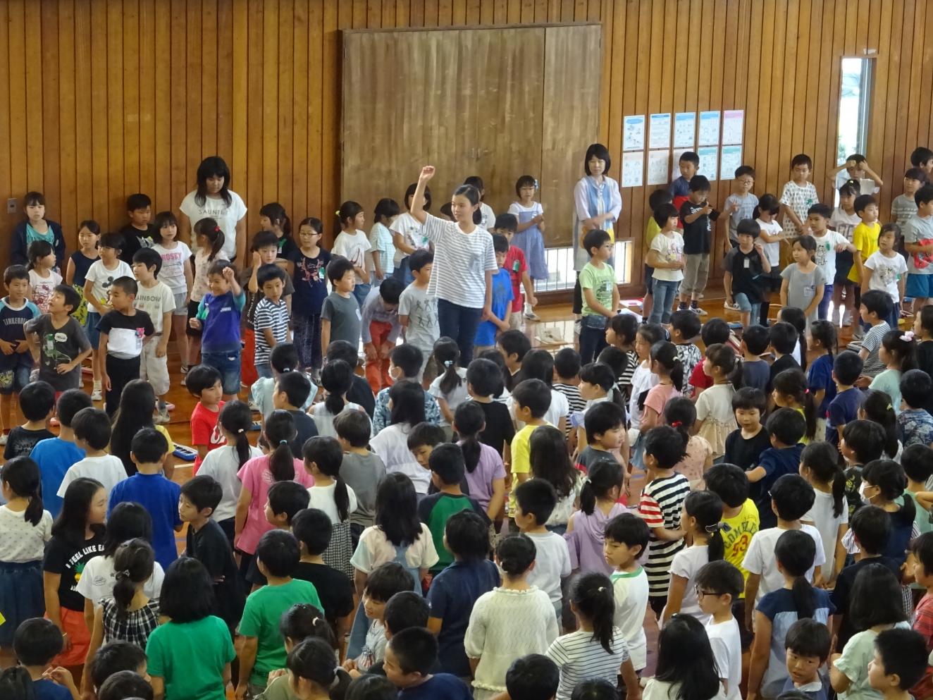 全校合唱「さんぽ」 全校合唱「さんぽ」