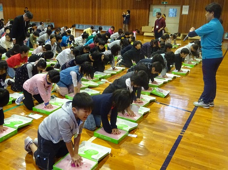 心臓マッサージ体験中 心臓マッサージ体験中