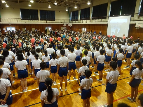 5年生応援団と在校生応援 5年生応援団と在校生応援