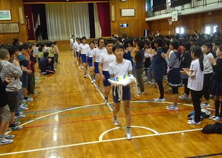 選手退場