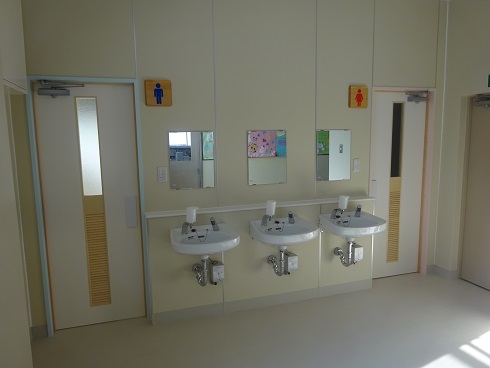 トイレの入り口えっ千波小! トイレの入り口えっ千波小!
