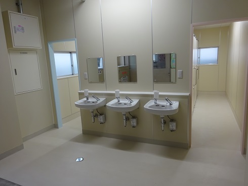 扉を開けてみました 扉を開けてみました