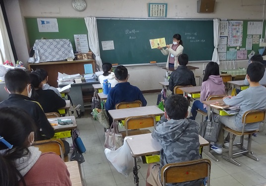 朝の読み聞かせ