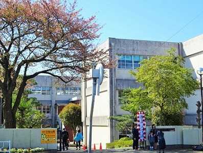 桜の木の下で 桜の木の下で