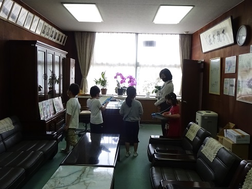 1年生学校たんけん(1) 1年生学校たんけん(1)