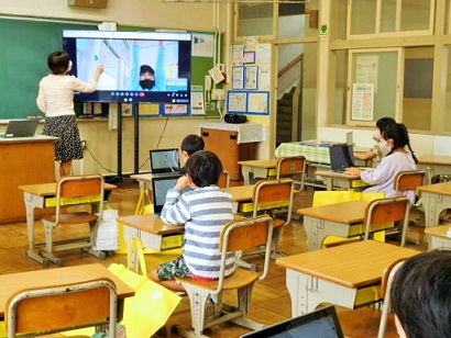 2年生の教室にて
