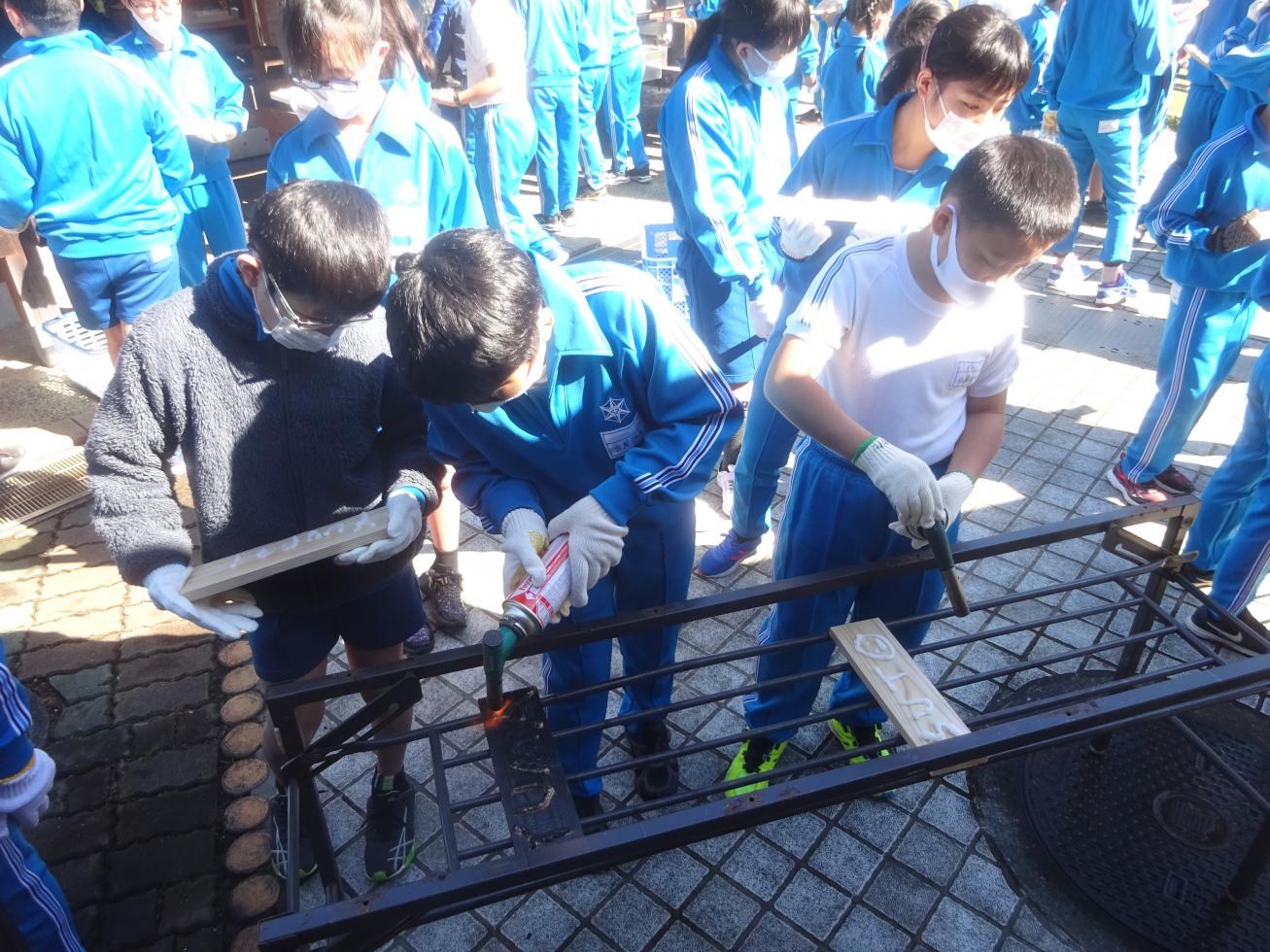 5年宿泊学習焼杉2
