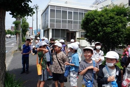 頑張って歩きます