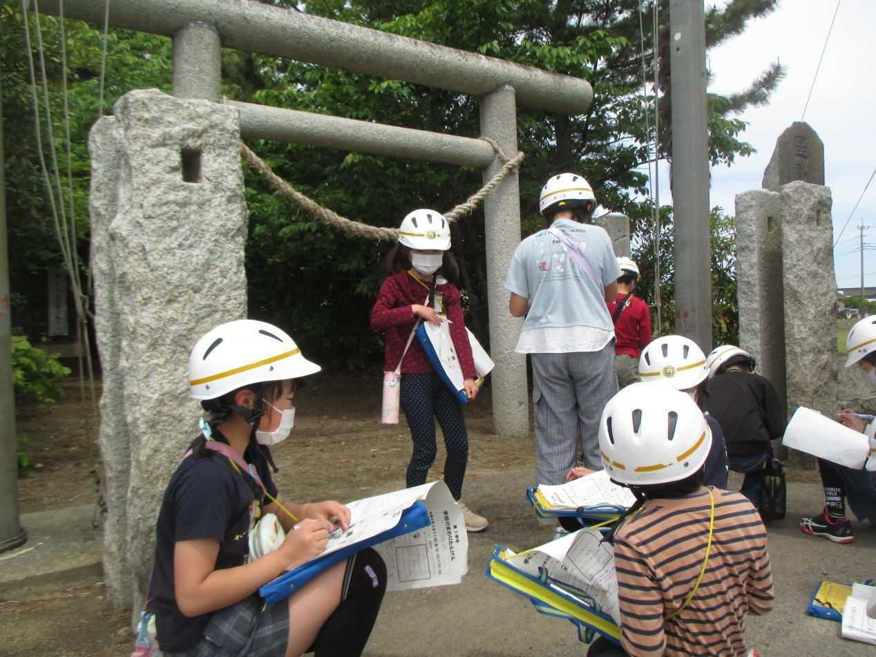 学区探検 (1) 学区探検 (1)