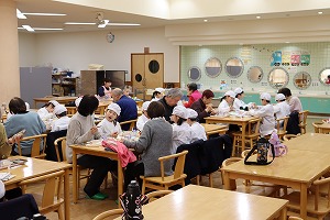 ボランティアとの給食2 ボランティアとの給食2