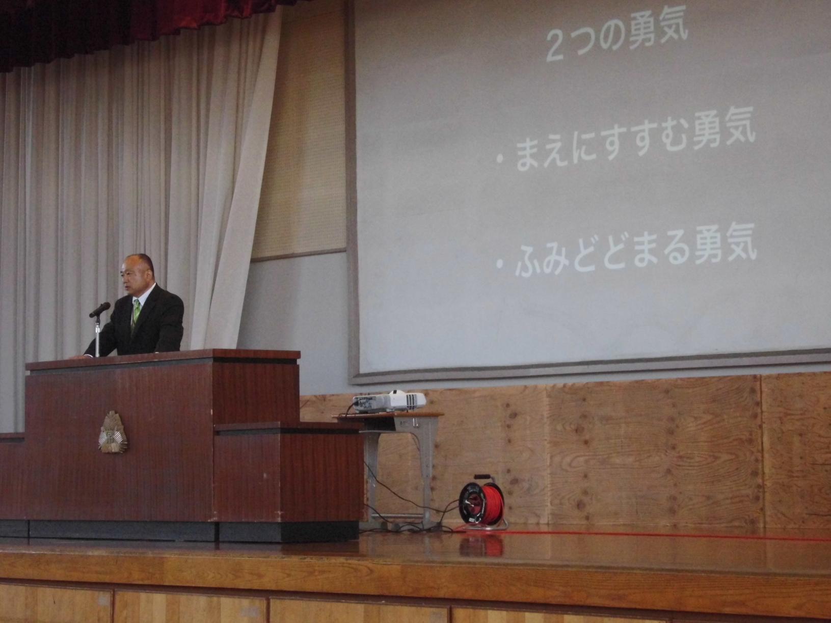 全校朝会1