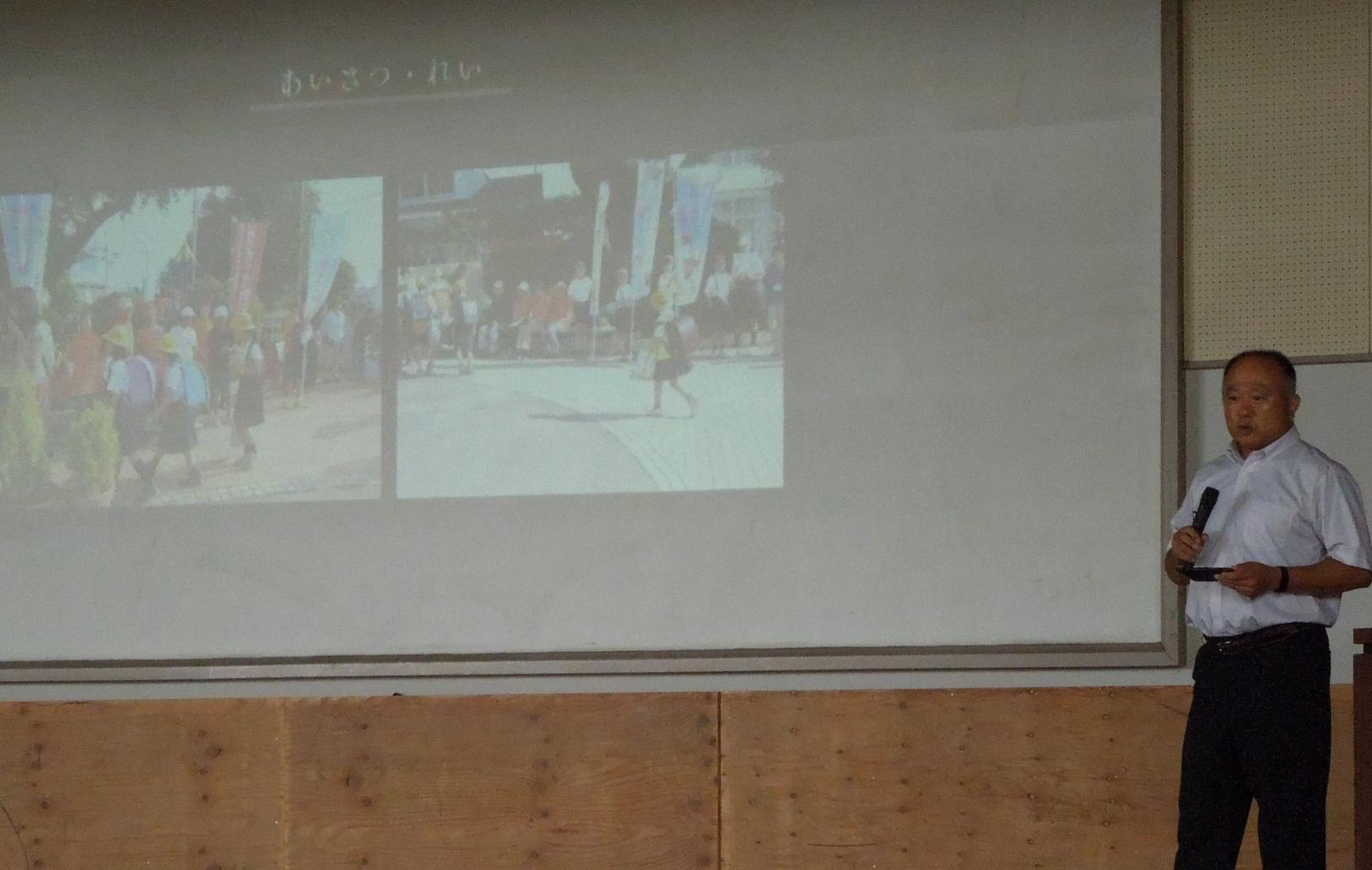全校朝会 (3) 全校朝会 (3)