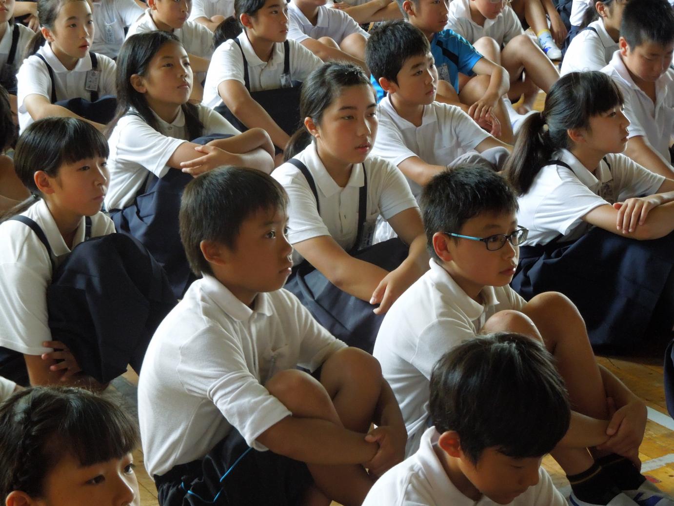 全校朝会 (2) 全校朝会 (2)