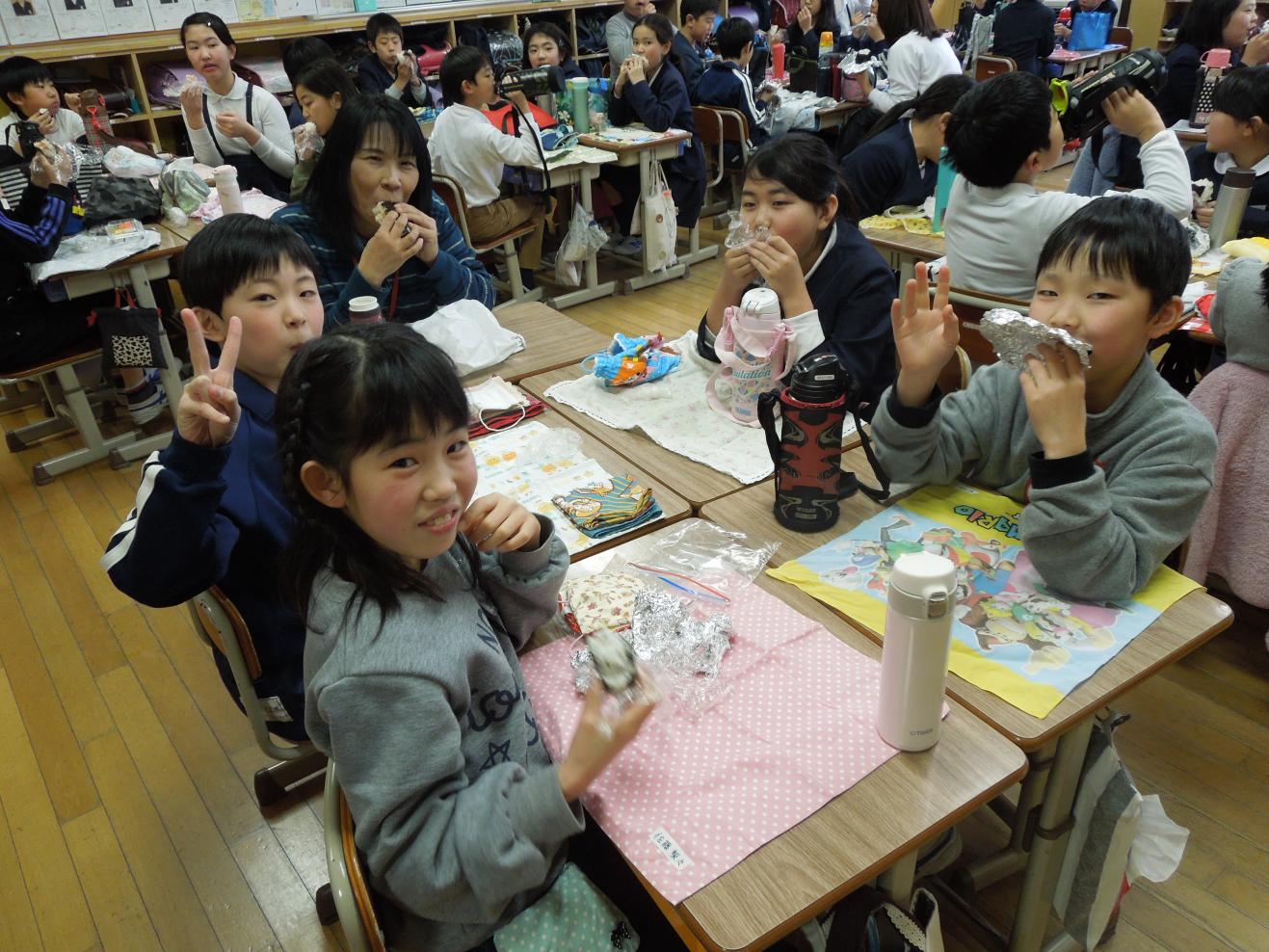 おにぎり (4) おにぎり (4)