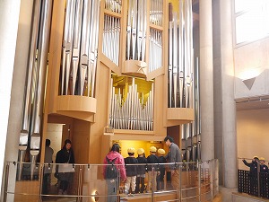 P1990303 P1990303