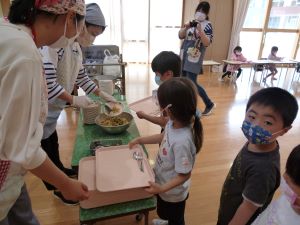 給食