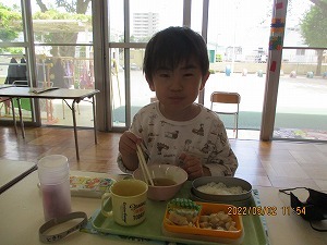 給食はな