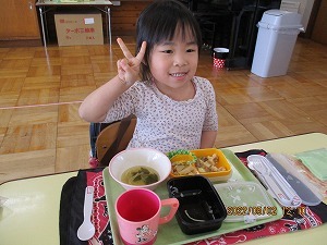給食はな