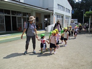 小学校へ
