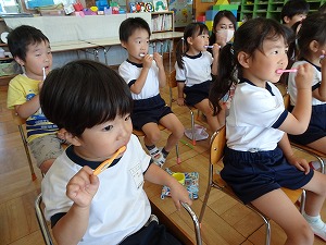 歯磨き (5) 歯磨き (5)