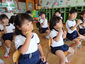 歯磨き (7) 歯磨き (7)