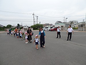 親子遠足 (1) 親子遠足 (1)