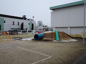 雪遊び (1)