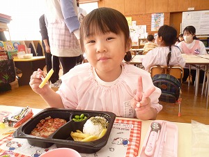 2月誕生会 (29)