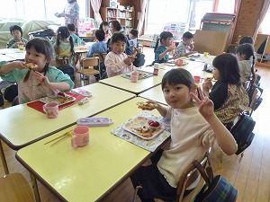 3月誕生会 (22)