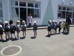 小学校の先生にご挨拶 小学校の先生にご挨拶