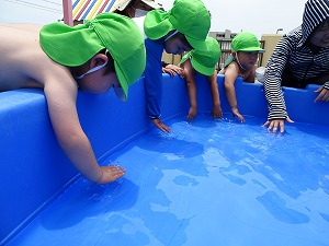 水遊び (4) 水遊び (4)