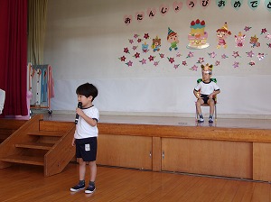 誕生会 (1) 誕生会 (1)