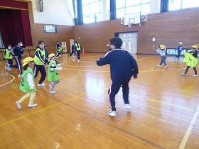 走り回って 走り回って