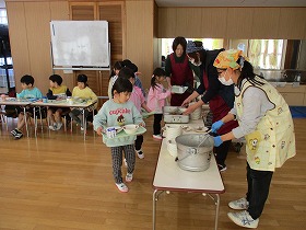 年中・配膳2 年中・配膳2