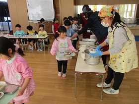 年中・配膳3 年中・配膳3