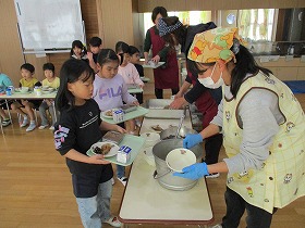 年長・配膳3 年長・配膳3