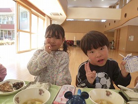 食事中6 食事中6