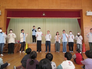 誕生会 (15) 誕生会 (15)